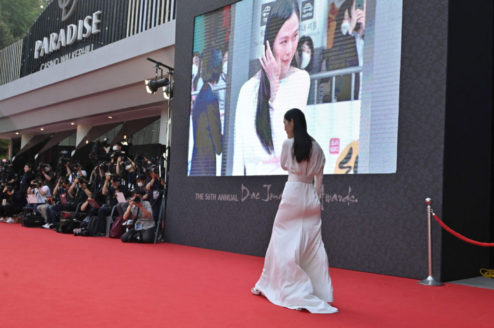 Kim Sae-byuk masuk nominasi Best Supporting Actress dalam film 'House of Hummingbird', dan berperan sebagai Yong-ji.