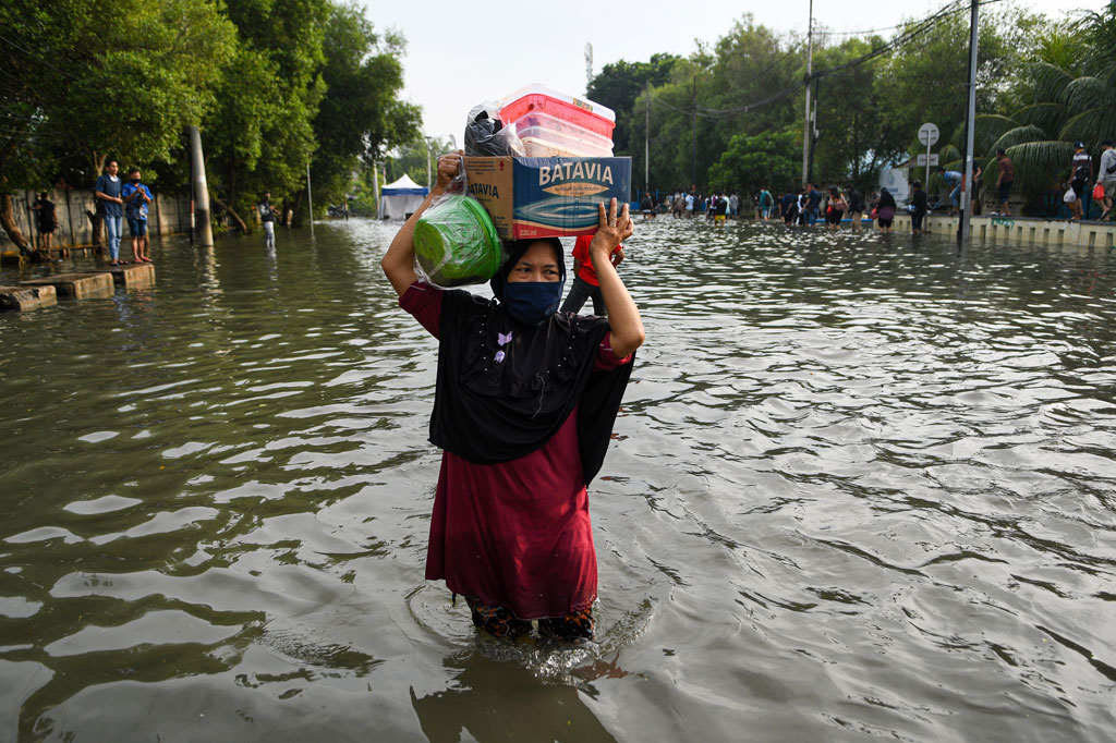 BMKG sebelumnya juga telah mengeluarkan peringatan dini adanya gelombang tinggi. Rob diperkirakan terjadi pada Rabu, 3 Juni 2020 pukul 19.00 WIB hingga Jumat, 5 Juni 2020 pukul 19.00 WIB. 