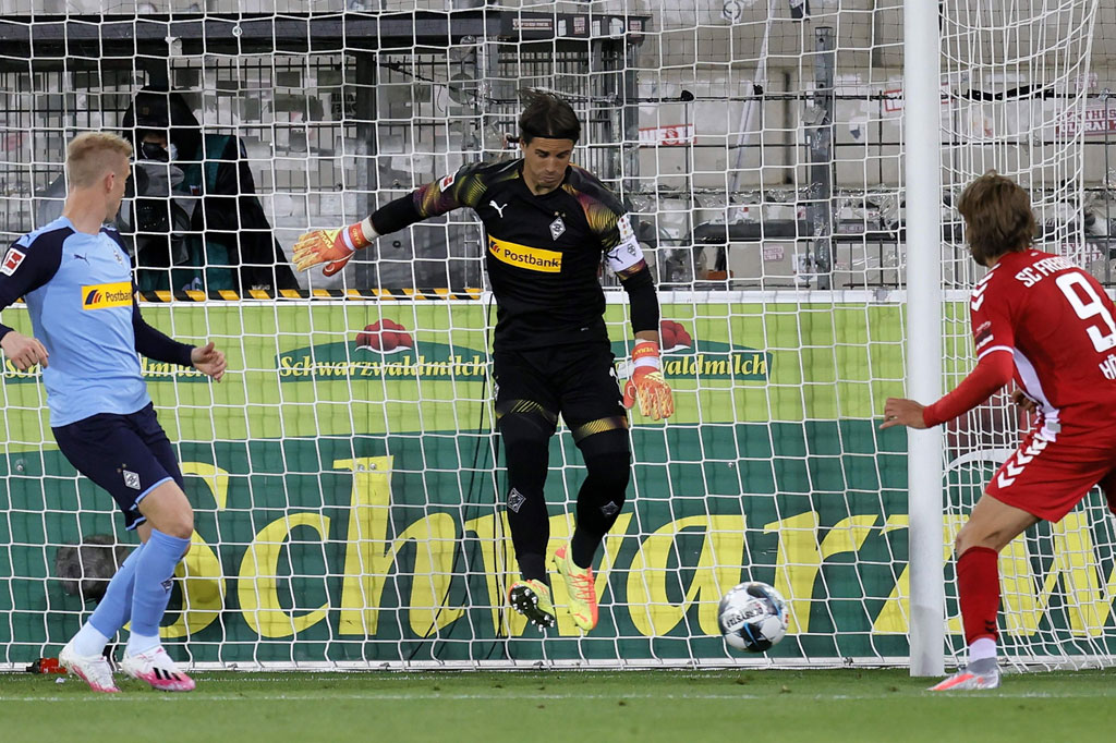 Tuan rumah banyak menekan pada 20 menit terakhir jalannya laga. Satu peluang bagus mereka dapatkan melalui Hoeler, namun kali ini Sommer mampu menggagalkan peluang untuk mencegah gawangnya kemasukan untuk kedua kalinya.