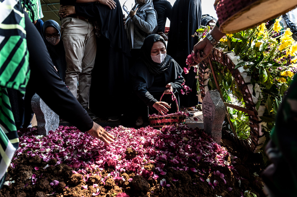 Lettu Wisnu Tia Aruni merupakan satu dari empat prajurit TNI AD yang tewas dalam insiden kecelakaan helikopter MI-17 V5 di Kawasan Industri Kendal (KIK), Jateng, pada Sabtu, 6 Juni 2020.