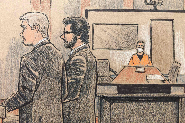 Chauvin, polisi kulit putih yang videonya kemudian membuat unjuk rasa besar-besaran di AS dan seluruh dunia karena menekan lututnya di leher Floyd yang diborgol selama hampir sembilan menit, menghadapi dakwaan pembunuhan tingkat dua, pembunuhan tingkat tiga, dan pembunuhan.