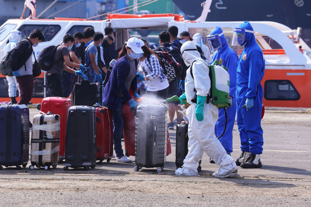Komandan Pangkalan Utama TNI AL III/Jakarta, Brigadir Jenderal TNI (Marinir) Hermanto selaku komandan satuan tugas mengatakan para ABK itu akan dibawa ke Hotel Pullman Central Park, Jakarta, untuk diuji usap.