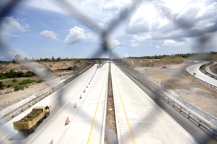 Pembangunan tol sepanjang 14 kilometer yang merupakan bagian dari tol Banda Aceh-Sigli sepanjang 74 km tersebut telah rampung hingga 90 persen lebih, dan dapat dioperasikan pada Juli 2020 mendatang.