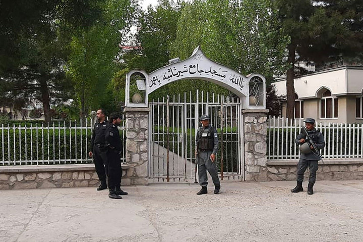 Belum ada kelompok yang mengaku bertanggung jawab atas ledakan itu.