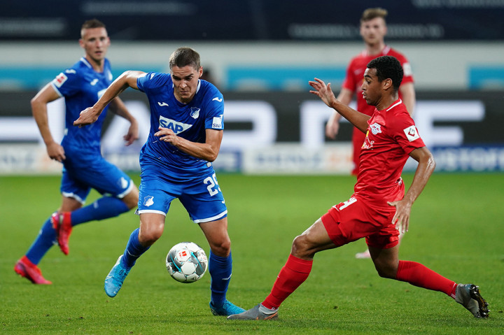 Hoffenheim berupaya mempertajam serangan dengan segera memasukkan Robert Skov dan Andrej Kramaric. Peluang bagus didapat tim tuan rumah saat peluang Sebastian Rudy digagalkan kiper Gulacsi.