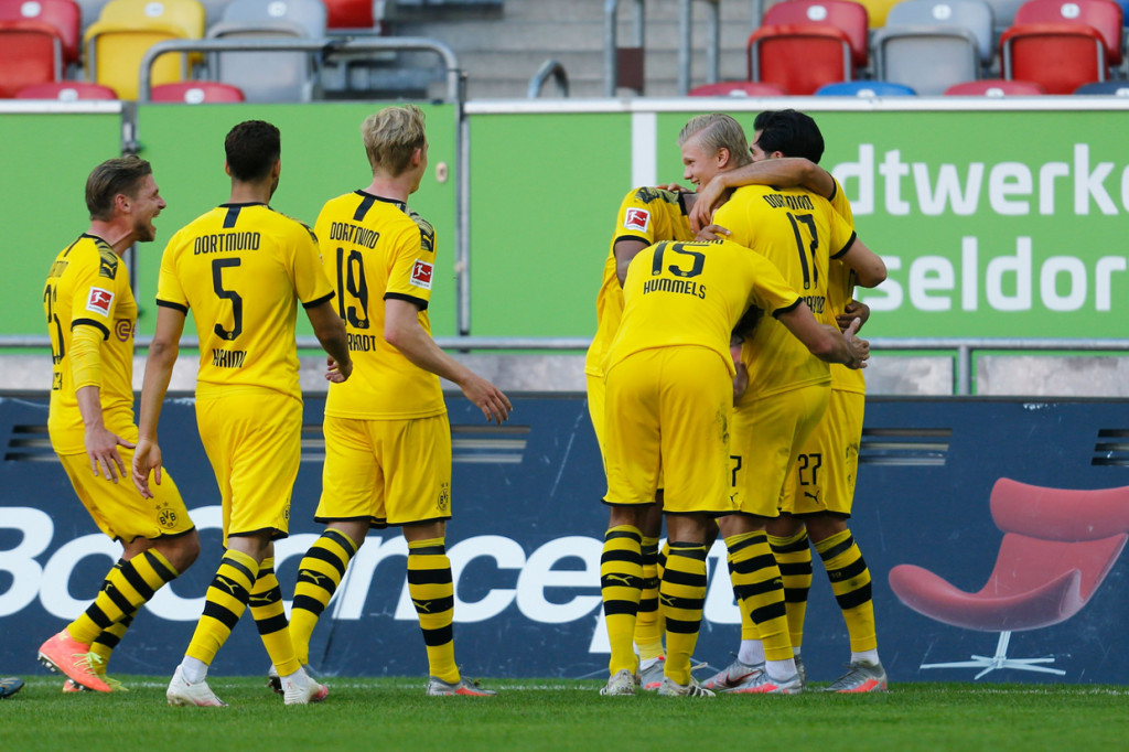 Borussia Dortmund berhasil mengantongi tiga poin penuh dalam duel Bundesliga lawan Fortuna Dusseldorf lewat gol Erling Haaland di masa injury time.