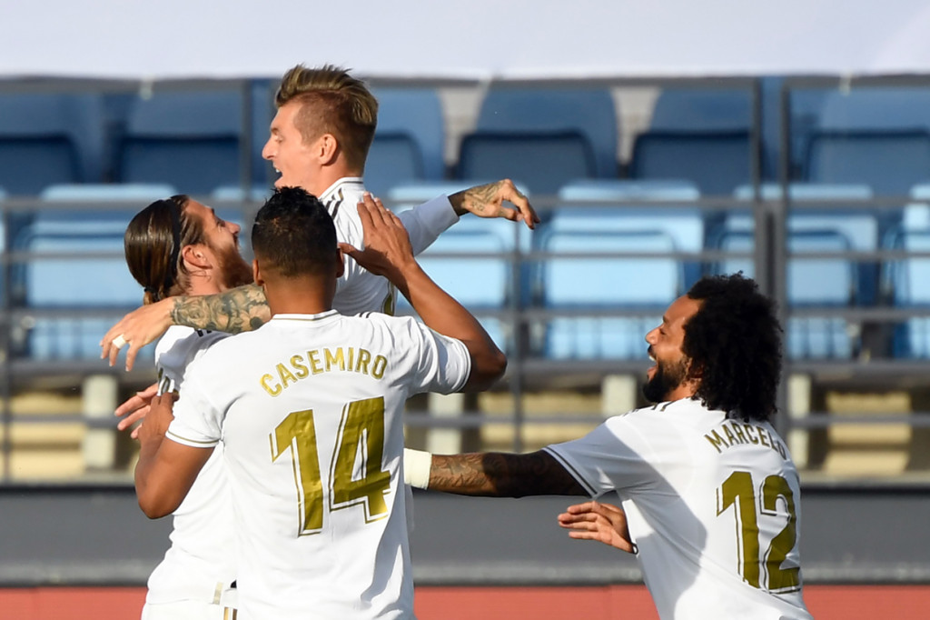 Di babak pertama, Madrid langsung membuka skor pada menit keempat lewat sepakan Toni Kroos.
