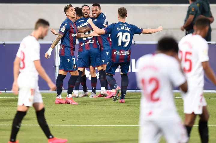 Kerja keras Levante akhirnya membuahkan hasil tiga menit jelang bubaran ketika memaksa bek Diego Carlos mencetak gol bunuh diri dan membuat kedudukan imbang 1-1.