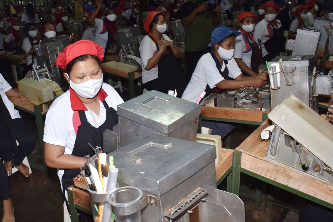 Pabrik Rokok di Madiun Kembali Beroperasi Medcom id Pabrik Rokok di Madiun Kembali Beroperasi Medcom id