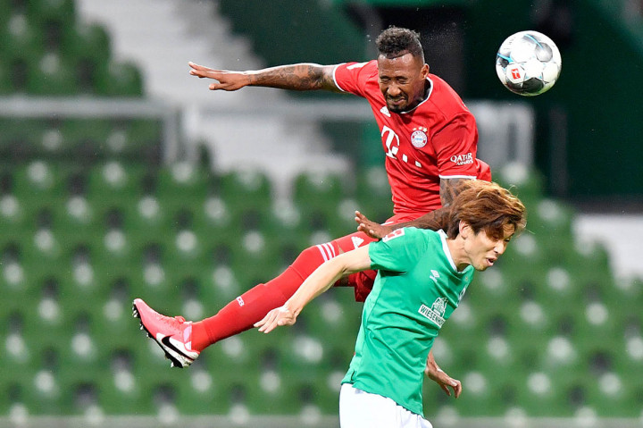 Namun keunggulan jumlah pemain tidak mampu dimaksimalkan Bremen. Peluang bagus terakhir yang mereka miliki melalui sundulan Yuya Osako masih dapat ditahan kiper Manuel Neuer.
