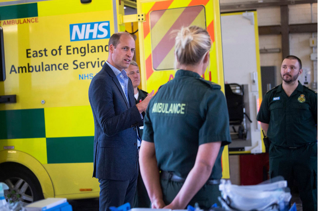 Dalam acara berbeda, William mengunjungi Stasiun Ambulans Kings Lynn, bagian dari layanan yang menyediakan perlindungan darurat 24 jam untuk 6,2 juta orang di Inggris bagian timur.