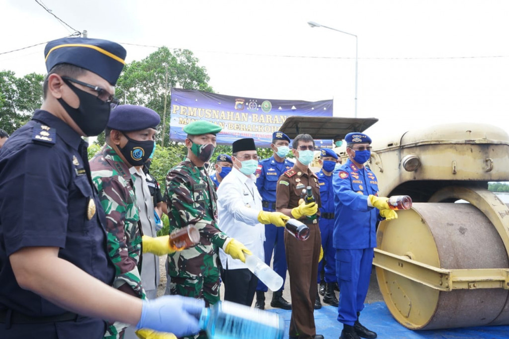 Gubernur Kepulauan Bangka Belitung Erzaldi Rosman Djohan mengapresiasi dan berterima kasih kepada kepolisian yang menggagalkan penyelundupan ribuan minuman keras ini.