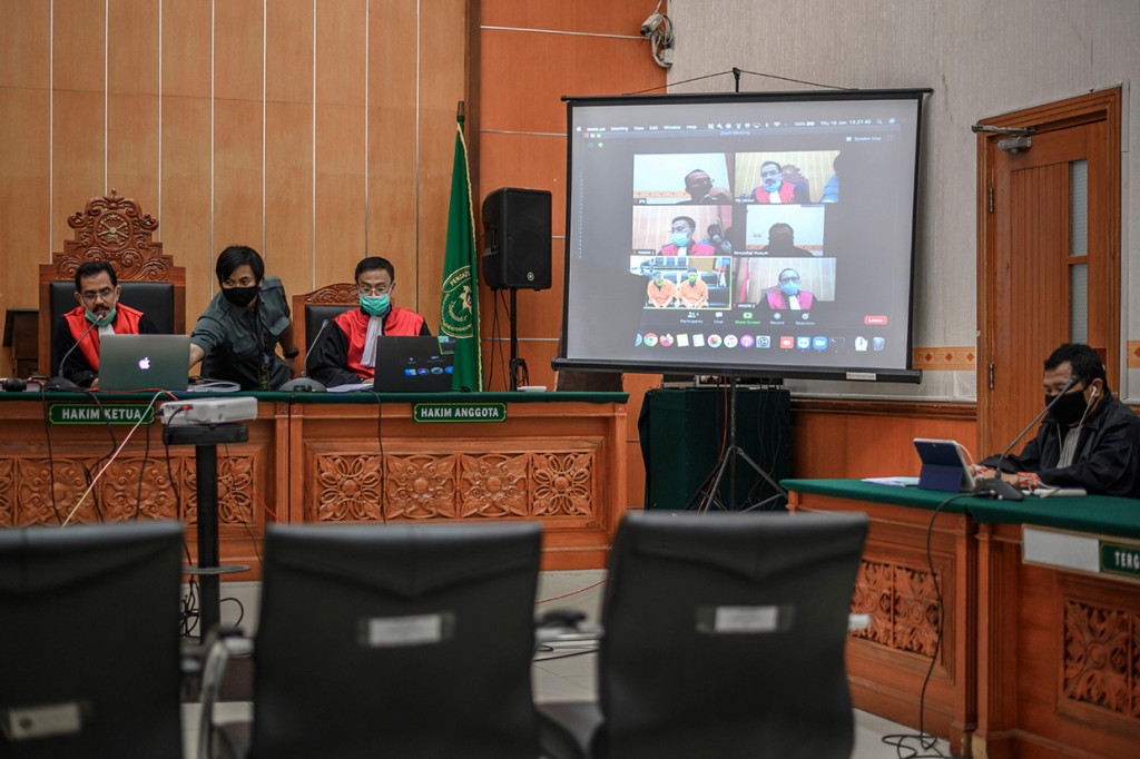 Kendati demikian, Kamsi menegaskan Abu Rara bersalah, karena melanggar Pasal 351 KUHP tentang penganiayaan. Abu Rara yang merupakan eksekutor penusukan Wiranto, dituntut hukuman selama 16 tahun penjara.