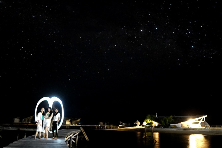 Resort dan obyek wisata andalan Provinsi Gorontalo tersebut mulai dibuka kembali pascapenerapan Pembatasan Sosial Berskala Besar (PSBB) dan siap menyambut wisatawan setelah pemberlakukan era normal baru. 