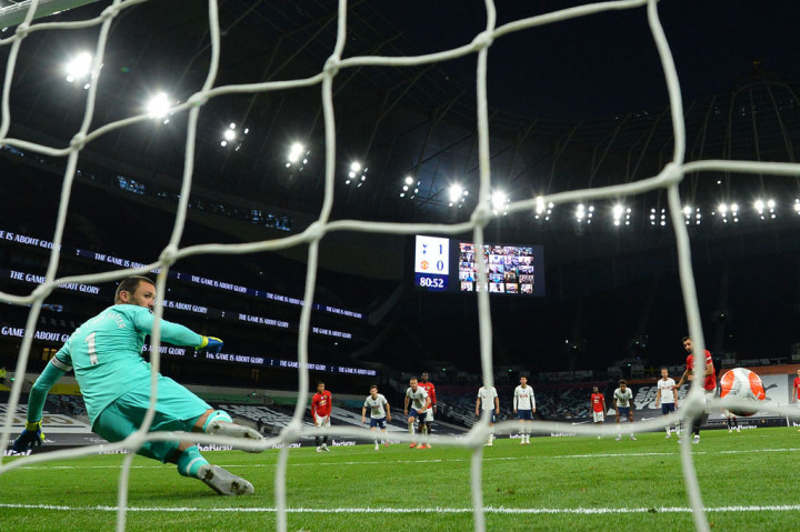 Kesempatan itu dimanfaatkan sempurna oleh Bruno Fernandes untuk mengecoh Lloris dan menyamakan kedudukan pada menit ke-81.