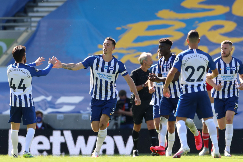 Brighton berhasil memaksa hasil imbang 1-1 lewat gol balasan dari Lewis Dunk.