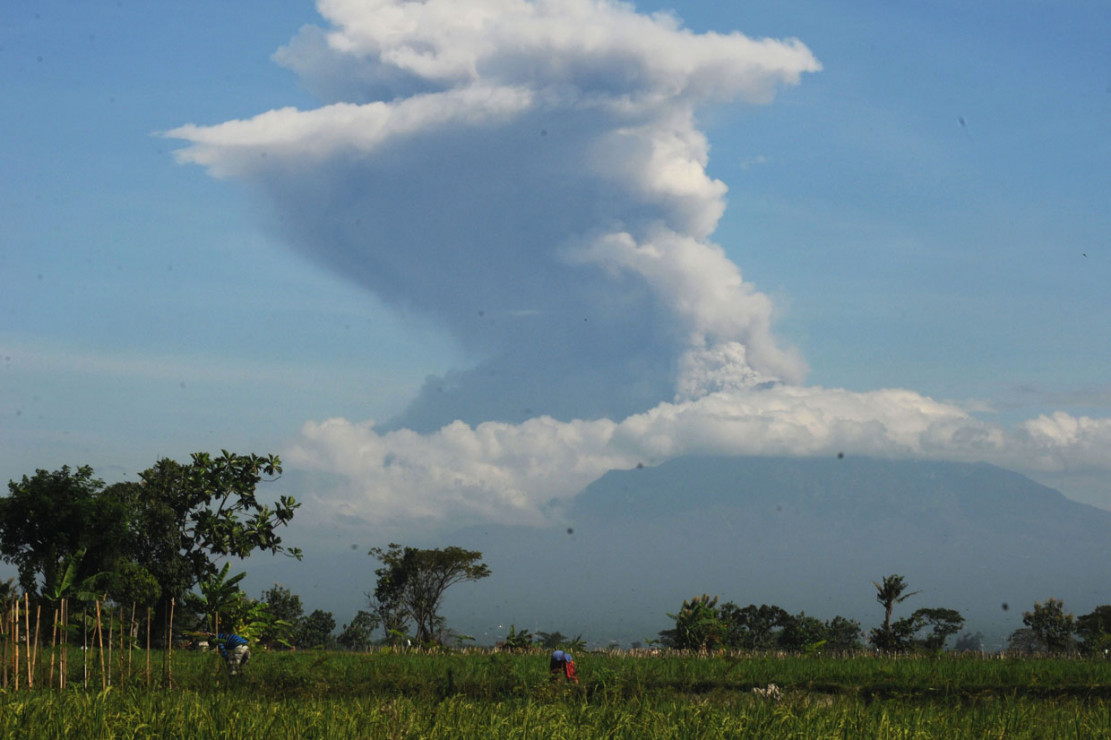 Gunung Merapi Erupsi Tinggi Kolom Capai 6 Km Medcom id Gunung Merapi Erupsi Tinggi Kolom Capai 6 Km Medcom id
