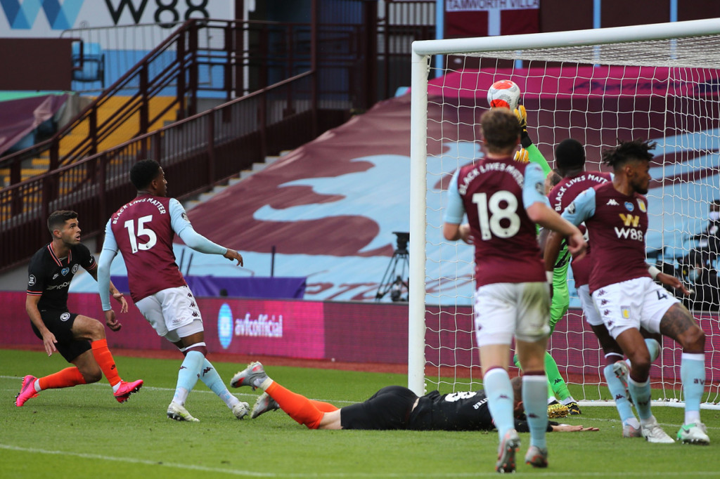 Namun The Blues akhirnya keluar sebagai pemenang lawat gol yang dicetak Christian Pulisic (60') dan Olivier Giroud (62'). AFP Photo/Molly Darlington