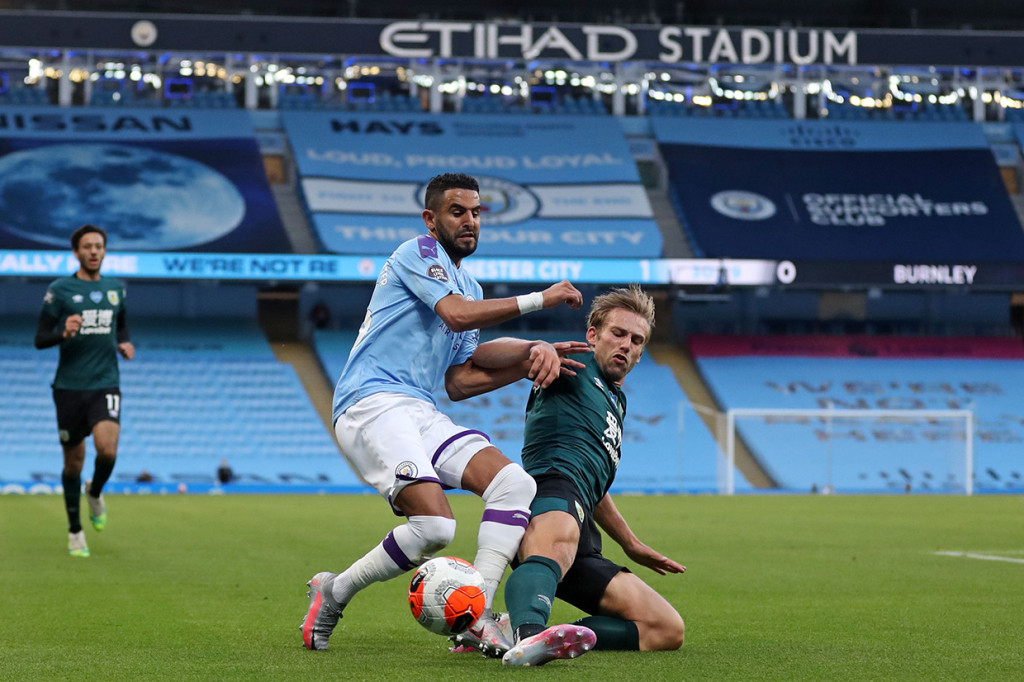 Man City mengendalikan penguasaan bola dari awal laga. Beberapa peluang tercipta, namun masih belum berhasil menjebol gawang tim tamu.