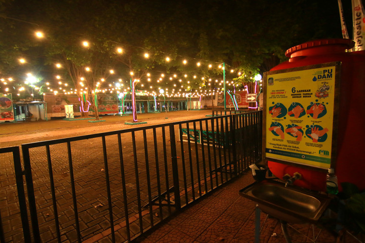 Pusat kuliner yang sempat dibuka untuk simulasi penerapkan tatanan normal baru pada 10 Juni lalu itu, kembali ditutup karena banyak ditemukan pelanggaran yakni tidak mematuhi protokol kesehatan terkait covid-19, baik pengunjung maupun pedagang. 