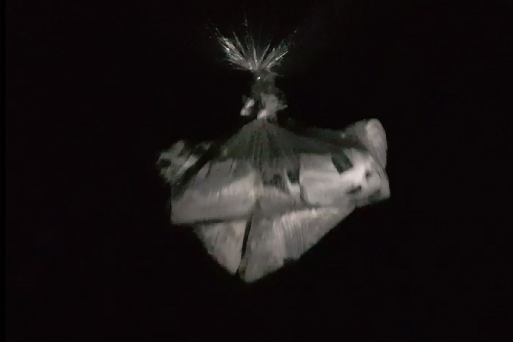 Korut mulai mengambil berbagai tindakan tersebut setelah mengecam para pembelot negaranya di Korsel yang mengirim selebaran propaganda melintasi perbatasan.