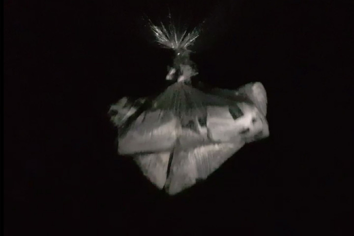 Korut mulai mengambil berbagai tindakan tersebut setelah mengecam para pembelot negaranya di Korsel yang mengirim selebaran propaganda melintasi perbatasan.