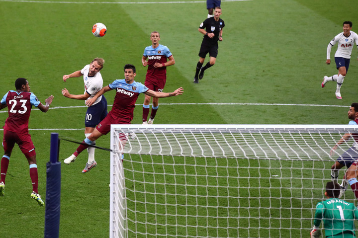 Tottenham mengendalikan penguasaan bola sejak laga dimulai, tetapi kurang tajam dalam penyelesaian akhirnya.