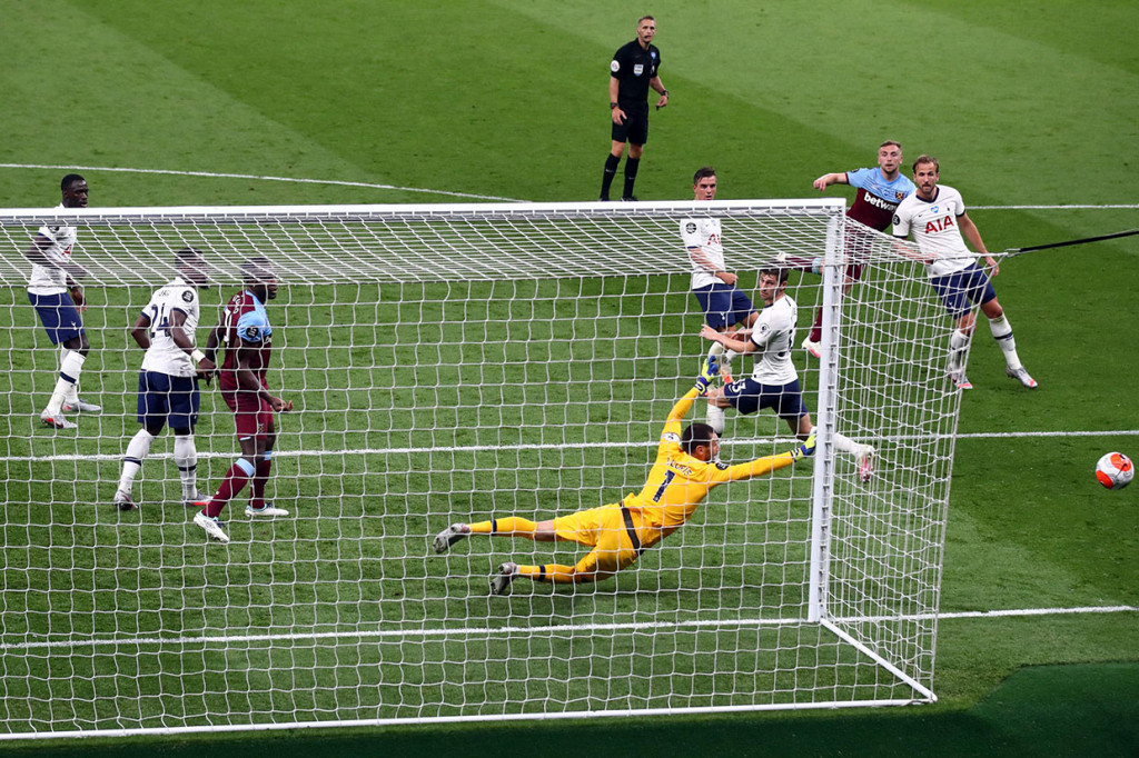 Tim tamu hampir membalas pada menit ke-78 ketika lini pertahanan Tottenham sempat mengendur kala mengantisipasi situasi sepak pojok, beruntung sepakan mendatar Jarrod Bowen masih diselamatkan tiang gawang.