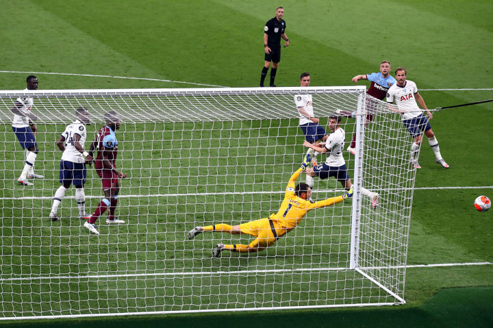 Tim tamu hampir membalas pada menit ke-78 ketika lini pertahanan Tottenham sempat mengendur kala mengantisipasi situasi sepak pojok, beruntung sepakan mendatar Jarrod Bowen masih diselamatkan tiang gawang.
