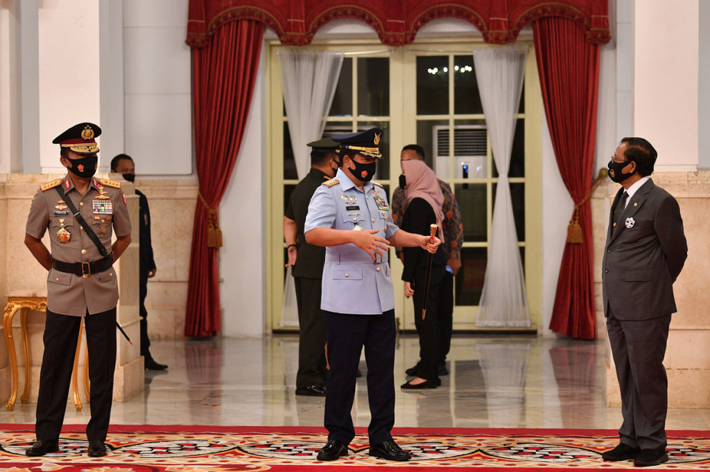 Pelantikan tersebut turut dihadiri Menko Polhukam Mahfud MD, Wakil Menteri Pertahanan Sakti Wahyu Trenggono, Kapolri Jenderal Idham Azis dan Panglima TNI Marsekal Hadi Tjahjanto.