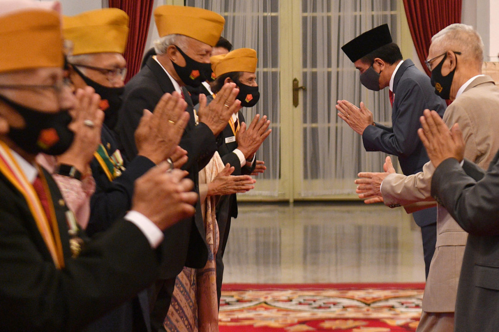 Presiden resmi melantik anggota Dewan Pimpinan Pusat dan Dewan Pertimbangan Pusat LVRI dalam sisa masa jabatan 2017-2022. 