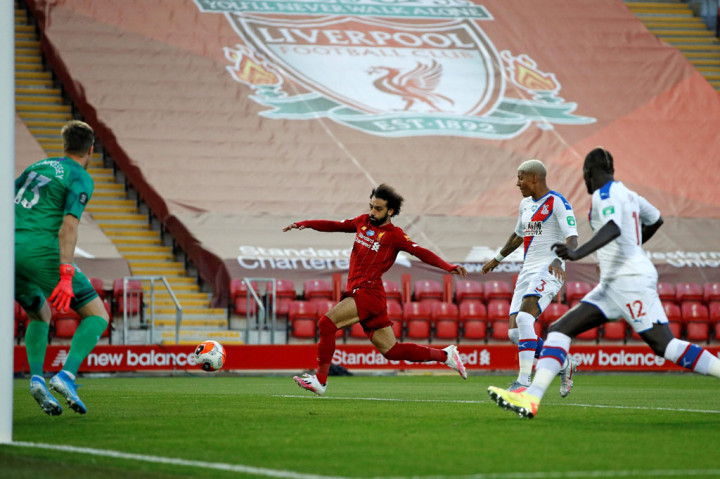 Pada injury time, dua peluang lagi diperoleh Liverpool lewat sepakan Salah yang ditepis Hennessey dan Neco Williams yang dihalau Sakho, membuat marjin kemenangan The Reds tak bertambah hingga peluit tanda laga usai terdengar. 