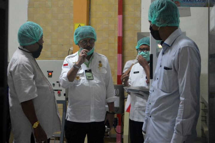 Pabrik pengolahan cokelat itu satu hari bisa memproduksi sebanyak 1 ton dari hasil kakao Poktan Mulyo Jati maupun petani lokal di Jawa Timur. Nantinya kapasitas produksi akan ditingkatkan menjadi 2-3 ton per hari untuk memenuhi kebutuhan pasar lokal serta ekspor.