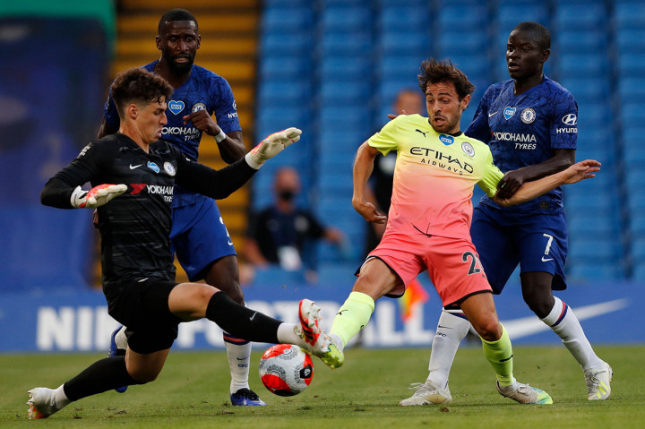 Pernyataan Pep Guardiola yang mengaku bakal memprioritaskan Piala FA ketimbang menunda pesta juara Liverpool, terbukti hanya bualan belaka. Dia tetap menurunkan kekuatan penuh saat menghadapi tuan rumah Chelsea.