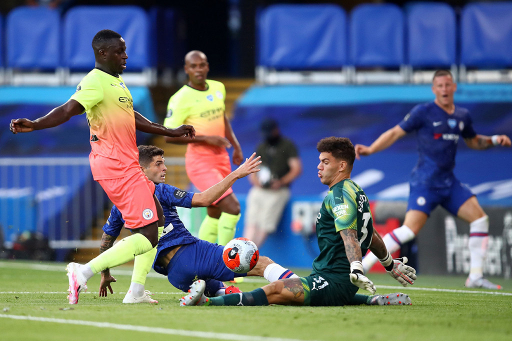 Perlahan tapi pasti Chelsea mulai menemukan ritme permainan mereka, sayang tiga peluang beruntun dari Mason Mount, Christian Pulisic, dan Ross Barkley masih bisa diamankan barisan pertahanan Man City.