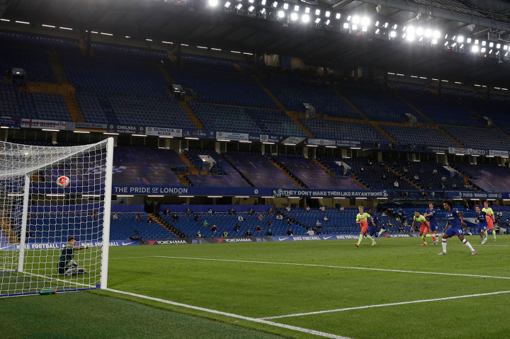 Willian yang menghadapi bola dengan dingin memperdaya kompatriot senegaranya, Ederson, untuk mencetak gol dari titik putih dan membawa Chelsea kembali memimpin 2-1 pada menit ke-78. Skor 2-1 bertahan hingga laga usai.