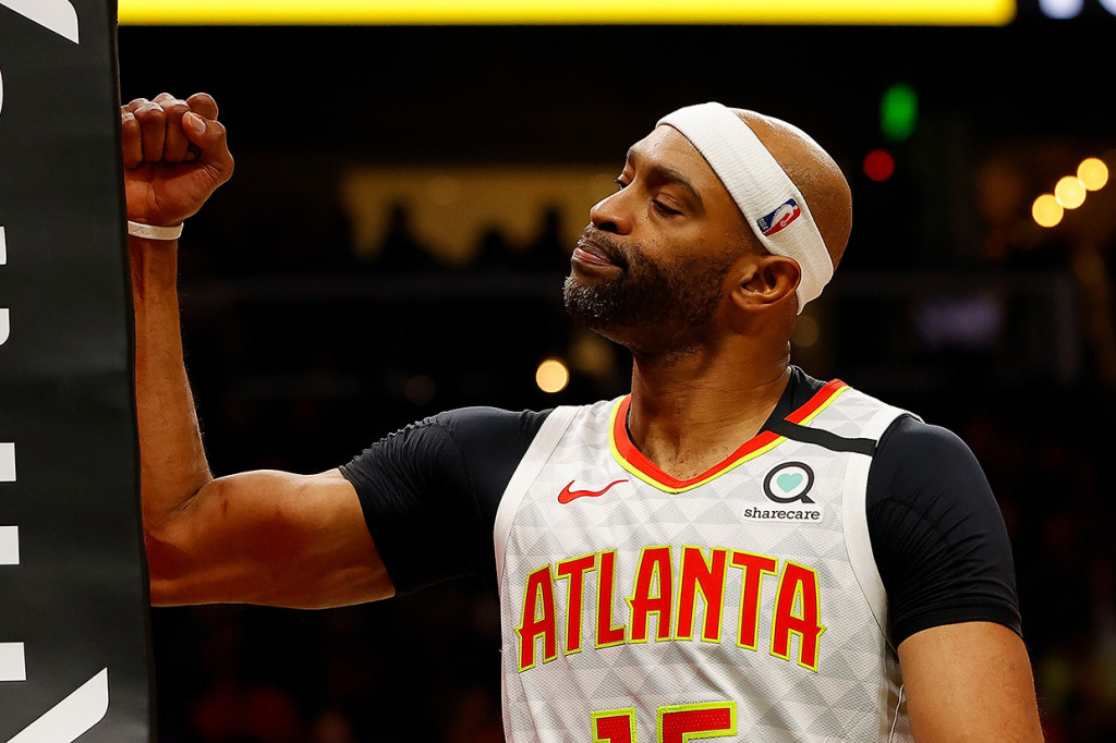 Atlanta Hawks jadi tim terakhir yang dibela Carter dan musim tim itu berakhir lebih awal sebab mereka tak termasuk dari peserta yang bakal mengikuti kelanjutan musim 2019/20, yang tertangguhkan sejak Maret karena pandemi covid-19.