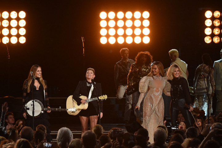 Dixie Chicks bukan yang pertama yang mengganti nama band sebagai aksi solidaritas terhadap gerakan keadilan ras di AS. Sebelumnya Lady Antebellum juga mengganti nama jadi Lady A karena menurut mereka kata 'antebellum' merujuk kepada waktu sebelum Perang Sipil AS, yang biasanya dikaitkan dengan waktu perbudakan. 