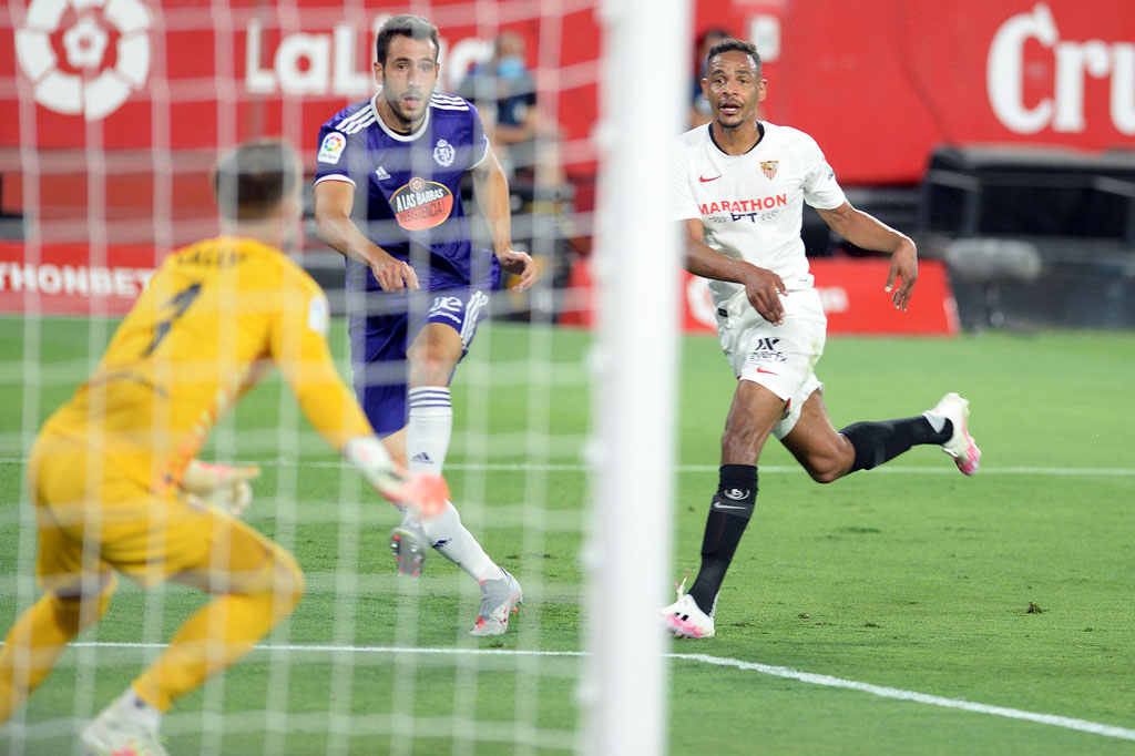 Real Valladolid justru unggul terlebih dahulu di menit ke-25 lewat sepakan Kiko Olivas.