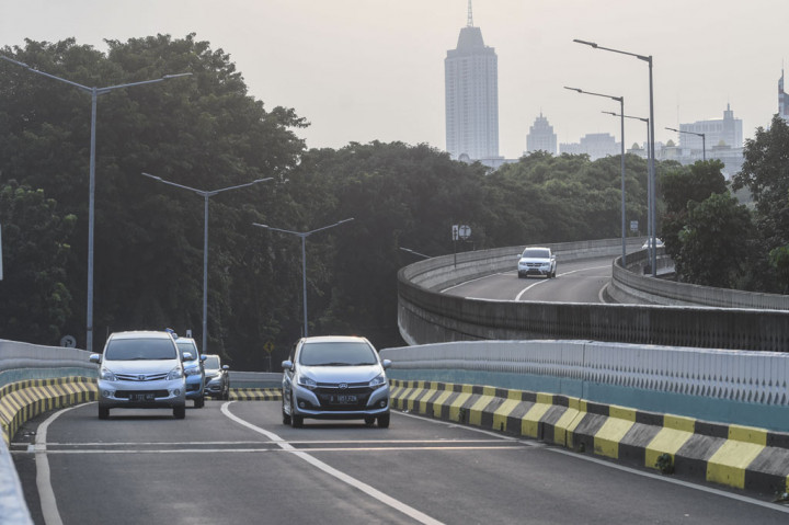 Alasan kegiatan CFD tersebut disebar ke 32 titik di berbagai wilayah di Ibu Kota karena jumlah pengunjung di luar perkiraan pada hari bebas kendaraan bermotor (car free day/CFD) 21 Juni 2020.