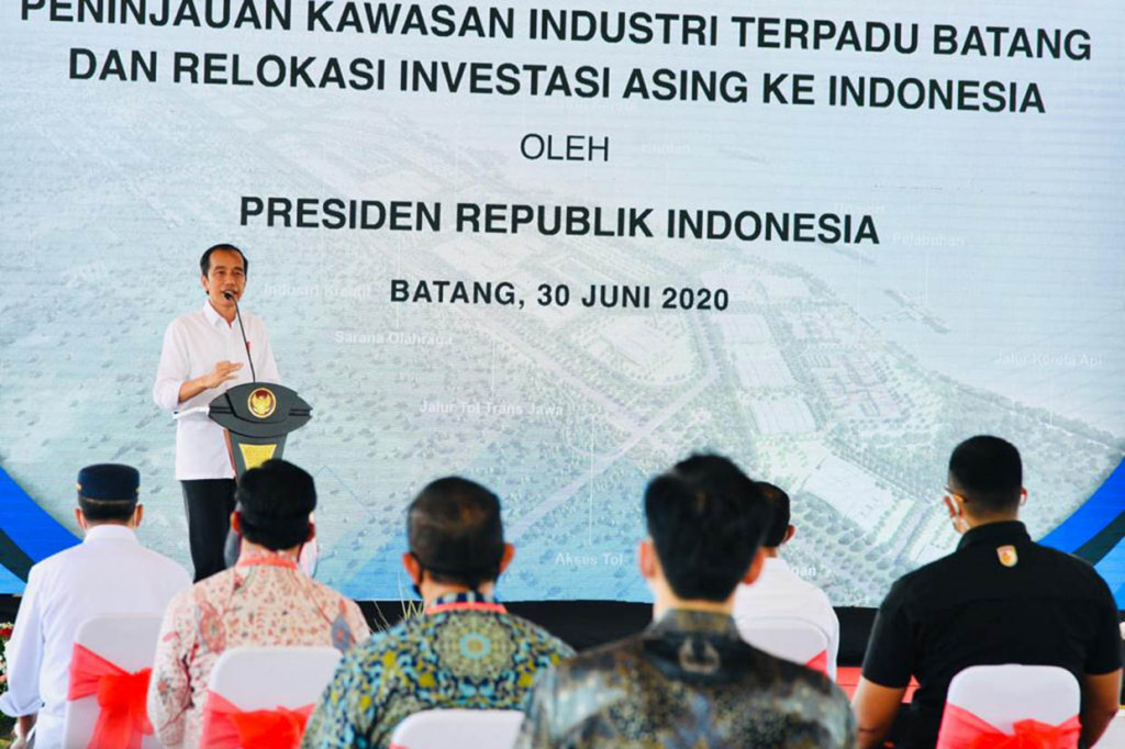 Jokowi mengatakan terdapat tujuh perusahaan dari negara lain yang sudah memastikan akan merelokasi pabriknya ke Indonesia, dan ada 17 lainnya yang sudah menyatakan komitmen untuk menanamkan modal di Tanah Air.