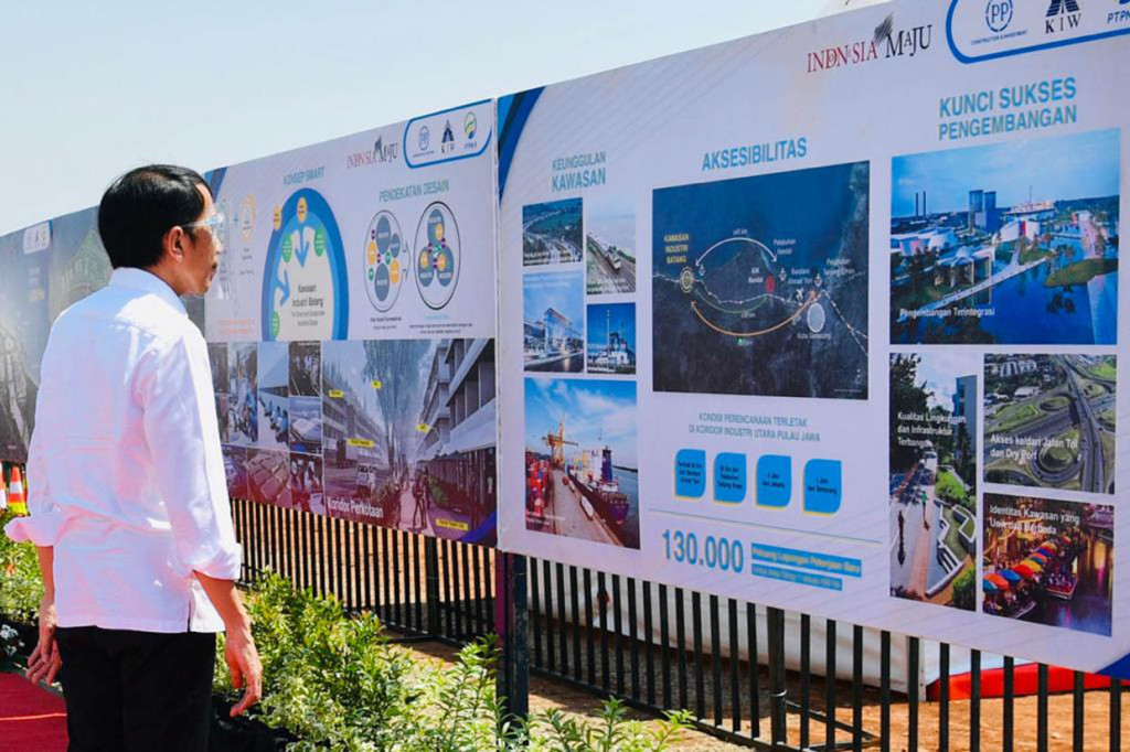 Jokowi menginstruksikan jajaran menteri dan Kepala Badan Koordinasi Penanaman Modal (BKPM) Bahlil Lahadalia untuk terus mengejar perusahaan-perusahaan asing agar merelokasi pabriknya ke Indonesia. Dengan adanya relokasi industri dari negara lain ke Indonesia, maka akan memberikan lapangan kerja bagi masyarakat sehingga dapat menstimulus perekonomian.