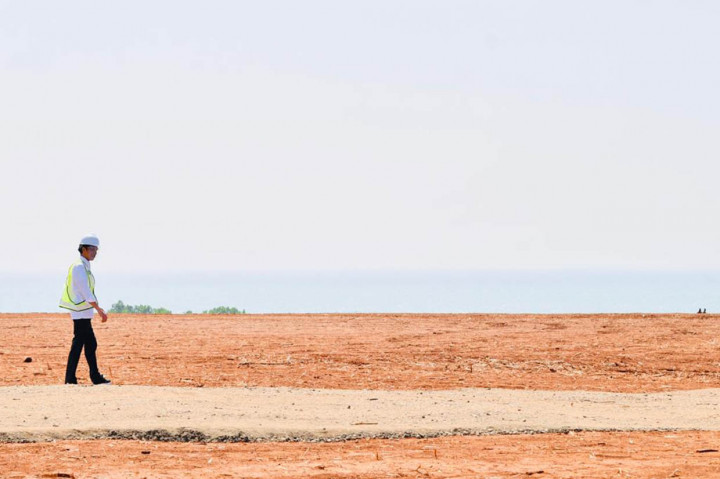 Jokowi menekankan tingkat daya saing usaha dan investasi Indonesia harus lebih baik dibanding negara lain agar dapat mengundang investor. Salah satu contoh upayanya, lanjut dia, adalah mempercepat perizinan relokasi dibanding jangka waktu perizinan di negara lain. Selain itu, kata Presiden, bisa juga dengan memberikan harga tanah yang kompetitif dibanding negara lain.