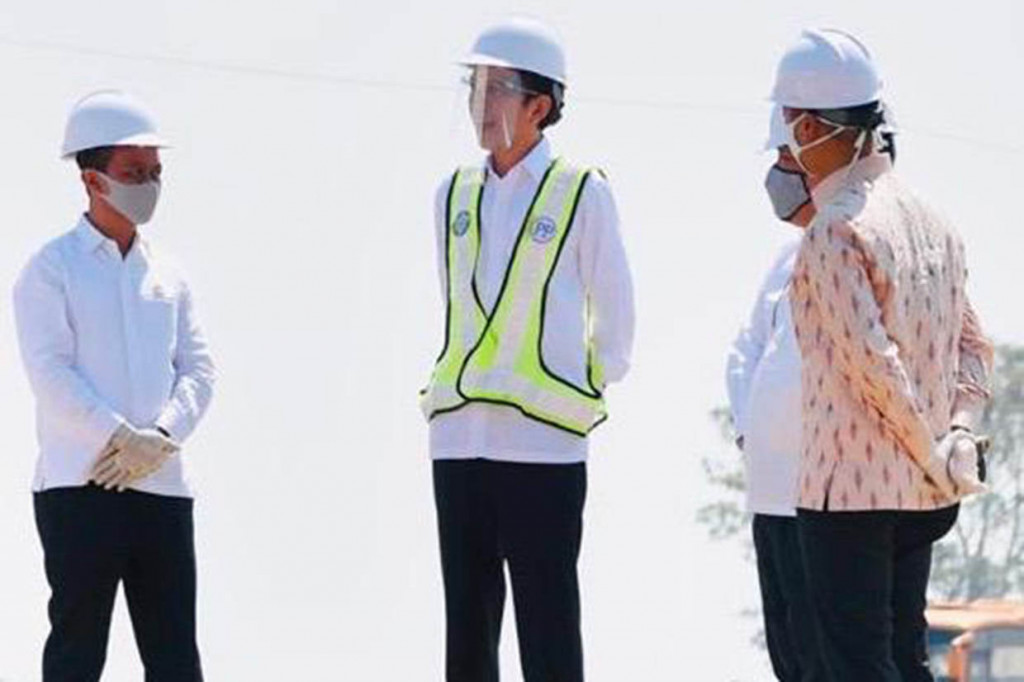 Saat ini, kata Presiden, kecepatan untuk mengurus perizinan merupakan daya tarik yang paling dicari investor dan dunia usaha. 