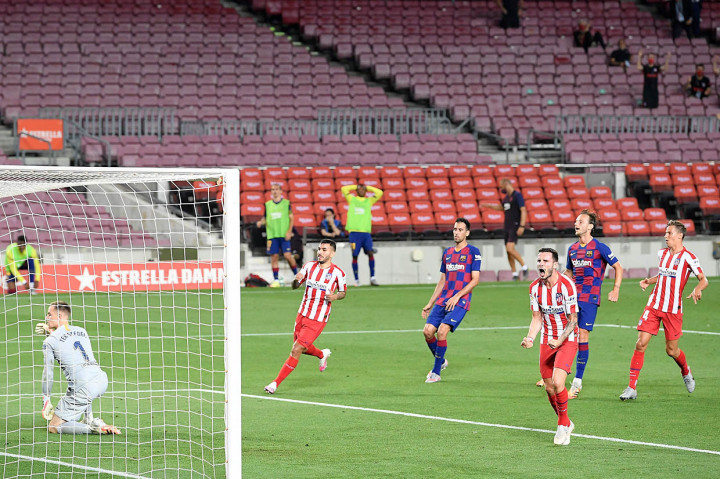 Tetapi keunggulan Barca tak bertahan lama, setelah pada menit ke-62 Saul mencetak gol keduanya dari titik putih lagi setelah Nelson Semedo melanggar Carrasco.  