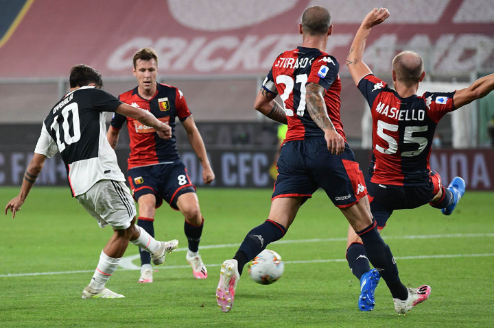 Tim tamu akhirnya memecah kebuntuan pada awal babak kedua. Memanfaatkan operan Juan Cuadrado, Dybala menguasai bola dan meliuk-liuk menaklukkan pemain bertahan lawan di kotak penalti sebelum melepaskan tembakan yang meluncur deras masuk ke gawang Genoa. Itu merupakan gol ke-10 Dybala di liga musim ini.