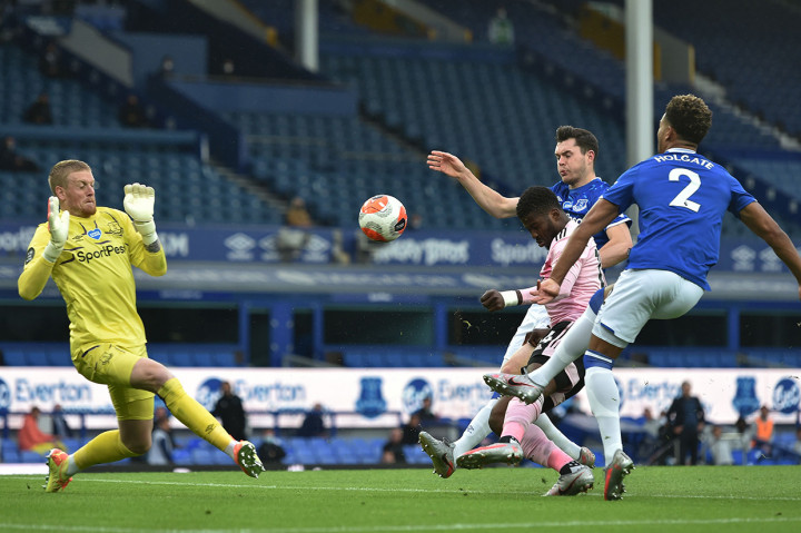 Tim tamu baru bisa membalas enam menit selepas jeda. Bola sapuan Mason Holgate mengenai Kelechi Iheanacho dan mengecoh kiper Jordan Pickford. Skor menjadi 1-2.