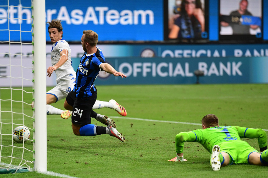 Pemain pengganti Christian Eriksen yang baru masuk segera mengemas gol kelima pada menit ke-84. Ia bergerak cepat menyambar bola ke gawang yang kosong ketika Joronen menggagalkan upaya Romelu Lukaku.