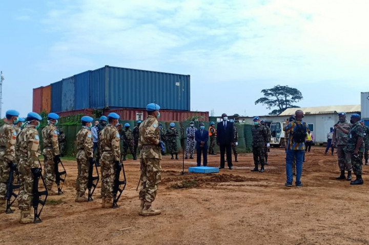 elepasan Pelda Anumerta Rama Wahyudi personel Satgas Kizi TNI Konga XX-Q/Monusco yang gugur akibat serangan milisi bersenjata saat menjalankan tugas misi sebagai pasukan perdamaian PBB di wilayah Republik Demokratik Kongo dilaksanakan secara militer di Bandara Mavivi, Kongo, Afrika, pada hari Jumat 26 Juni 2020 yang lalu.