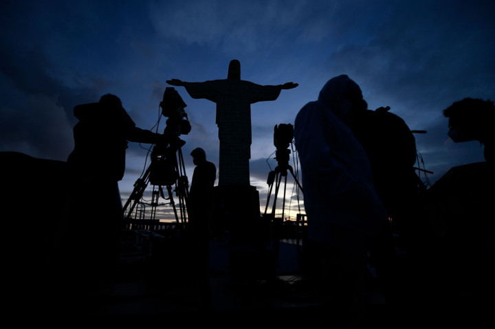 Pesan tersebut sebagai bentuk penghormatan kepada para korban pandemi Covid-19.